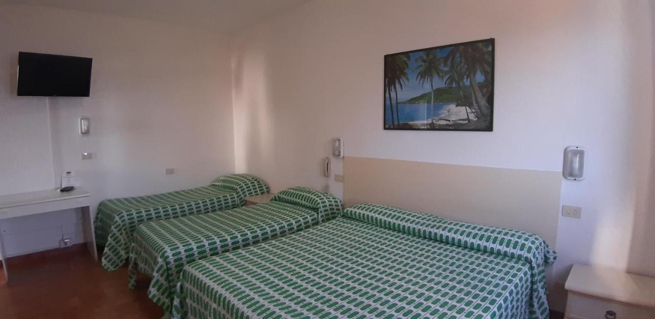 Hotel Oleandro มาร์เชียนา ภายนอก รูปภาพ